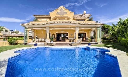 Classical style villa for sale in Elviria, Marbella 