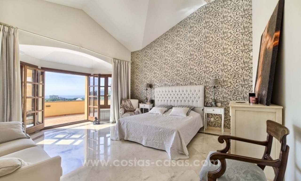 Classical style villa for sale in Elviria, Marbella 9