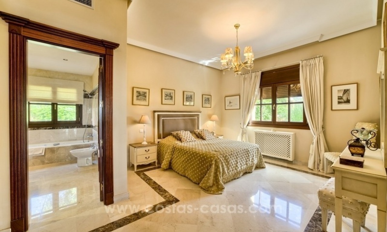 Classical style villa for sale in Elviria, Marbella 12