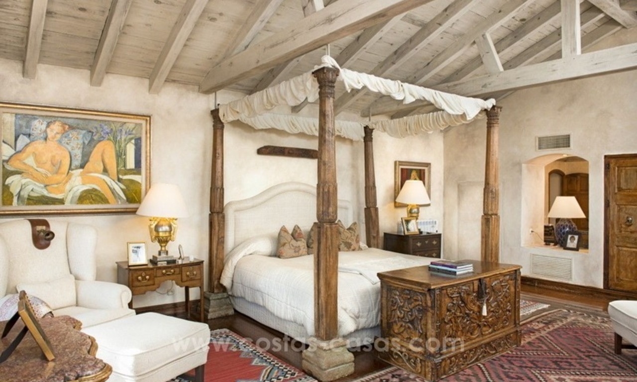 Classical country style villa for sale in El Madroñal, Benahavis - Marbella 36