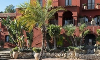 Classical country style villa for sale in El Madroñal, Benahavis - Marbella 12