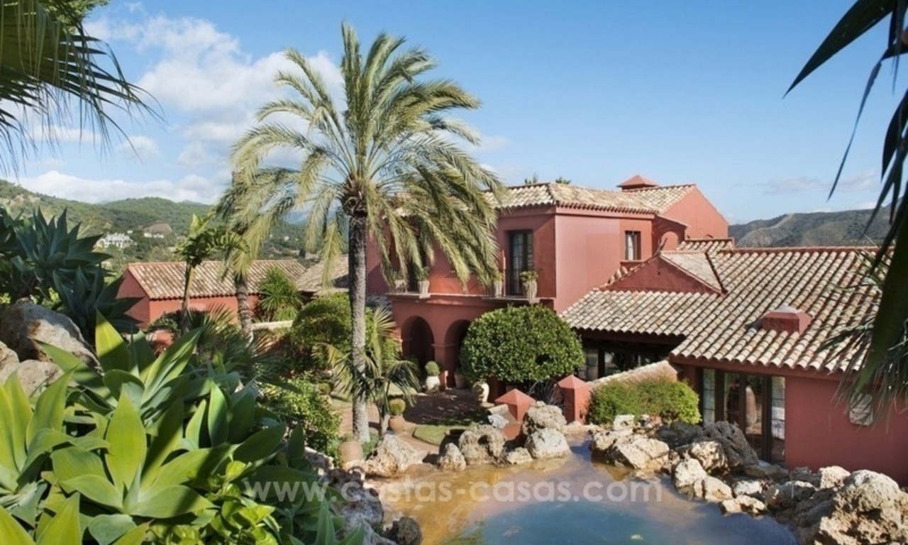 Classical country style villa for sale in El Madroñal, Benahavis - Marbella 19