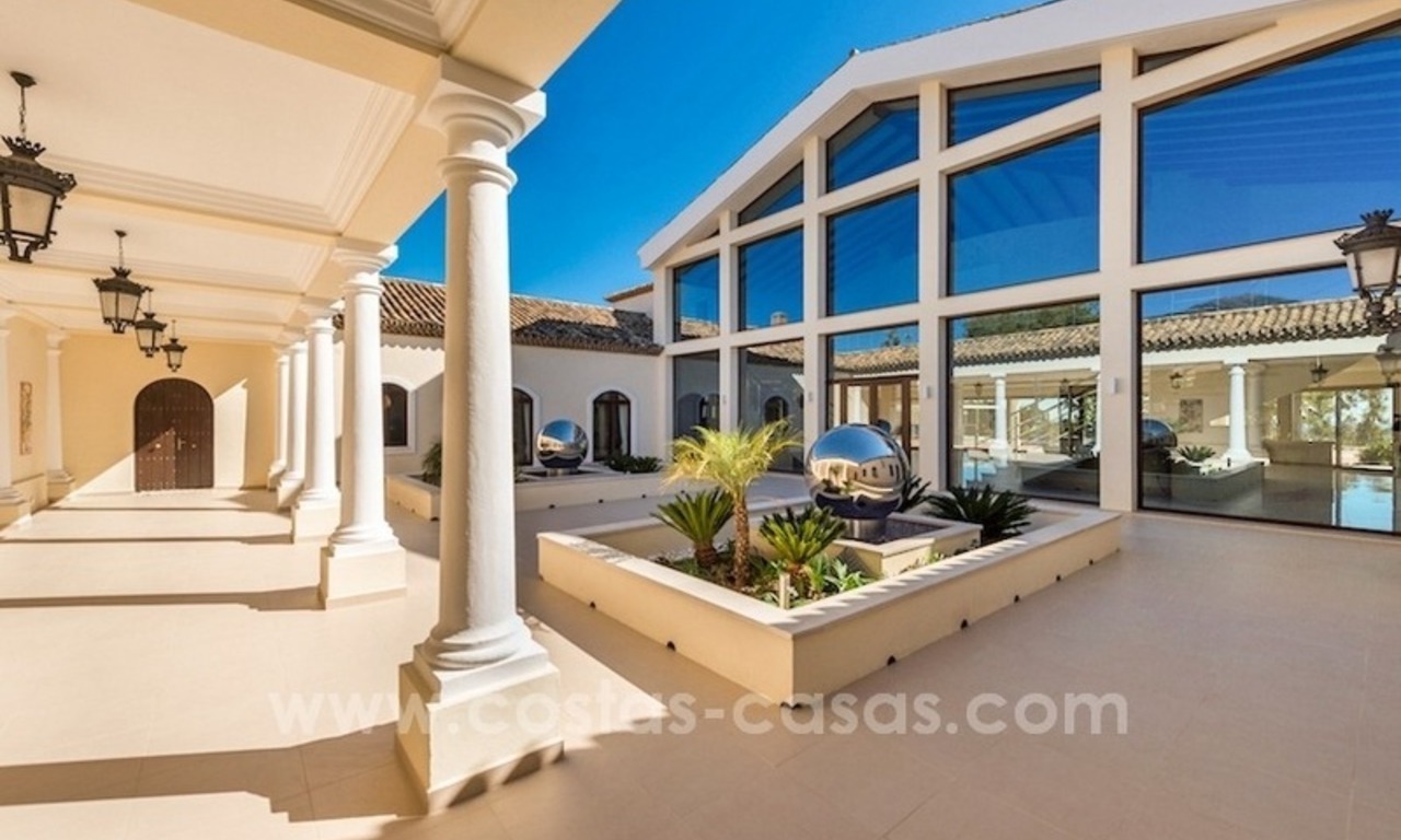Exclusive Modern - Andalusian villa for sale in Marbella - Benahavis 4
