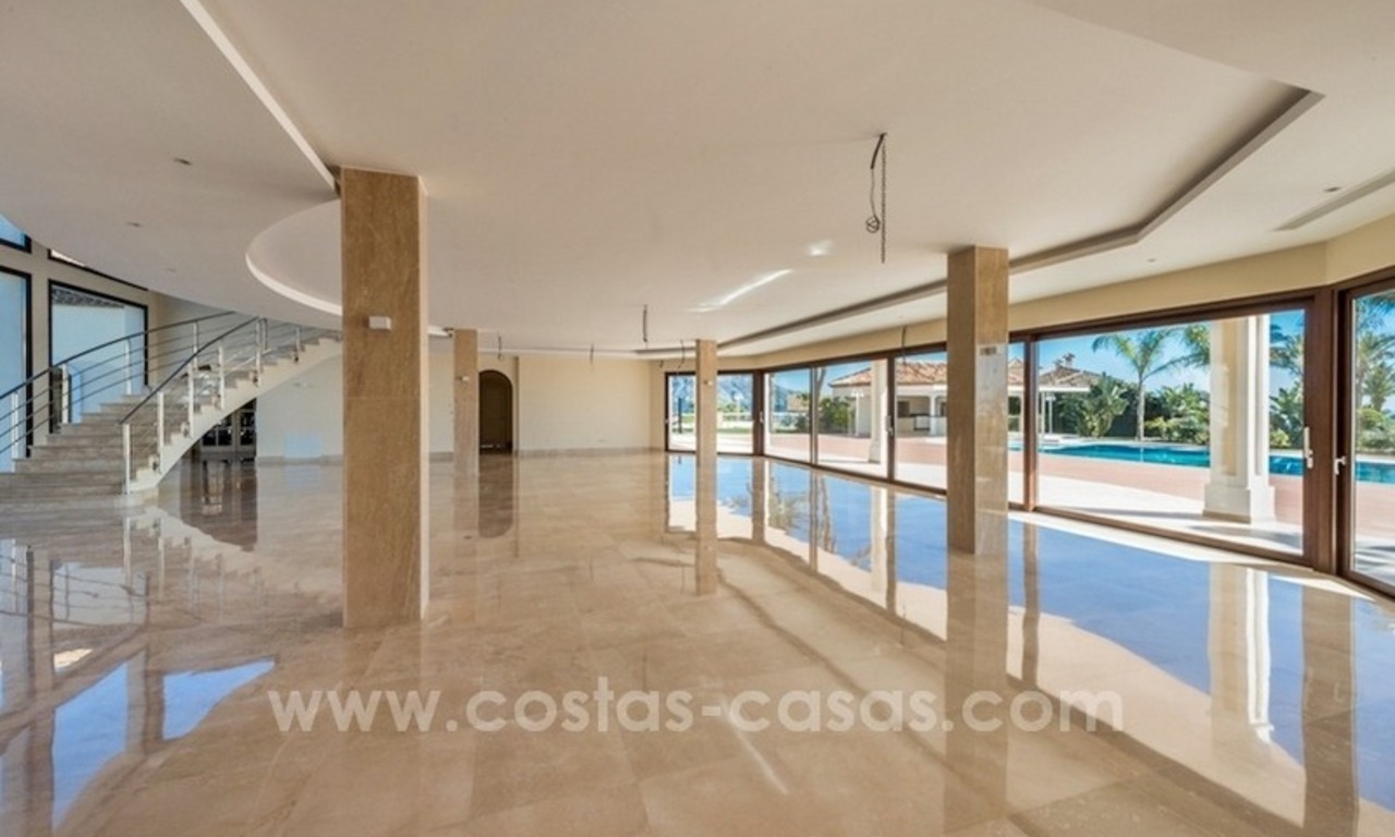 Exclusive Modern - Andalusian villa for sale in Marbella - Benahavis 5