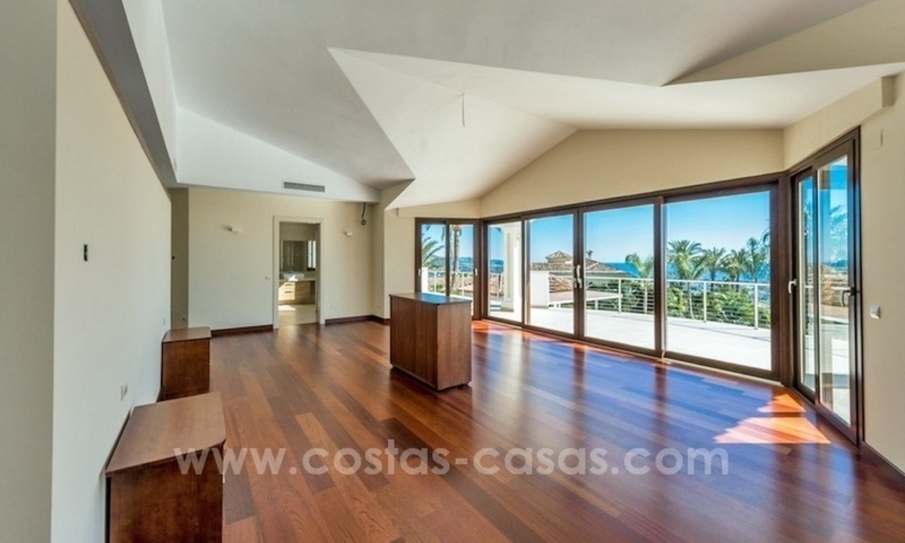 Exclusive Modern - Andalusian villa for sale in Marbella - Benahavis 11