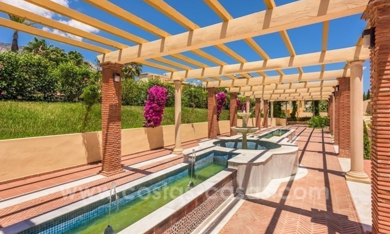Bargain townhouses for sale on the Golden Mile in Marbella 31
