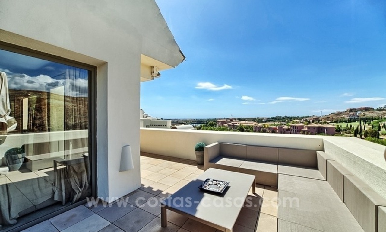 Luxury frontline golf modern penthouse apartment for sale in a 5*golf resort in Benahavis - Marbella 5