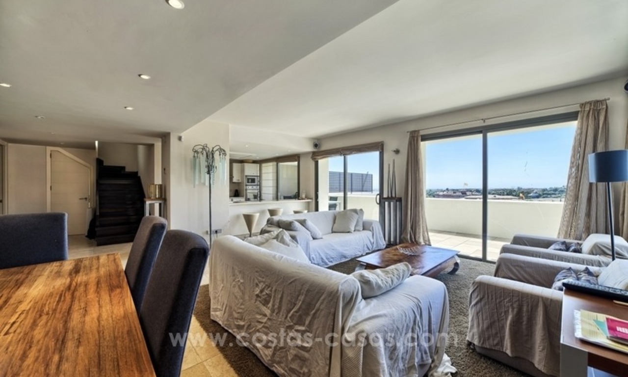 Luxury frontline golf modern penthouse apartment for sale in a 5*golf resort in Benahavis - Marbella 9