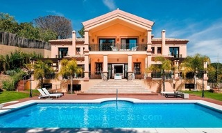 Grand villa for sale with sea view in El Madroñal, Benahavis - Marbella 2
