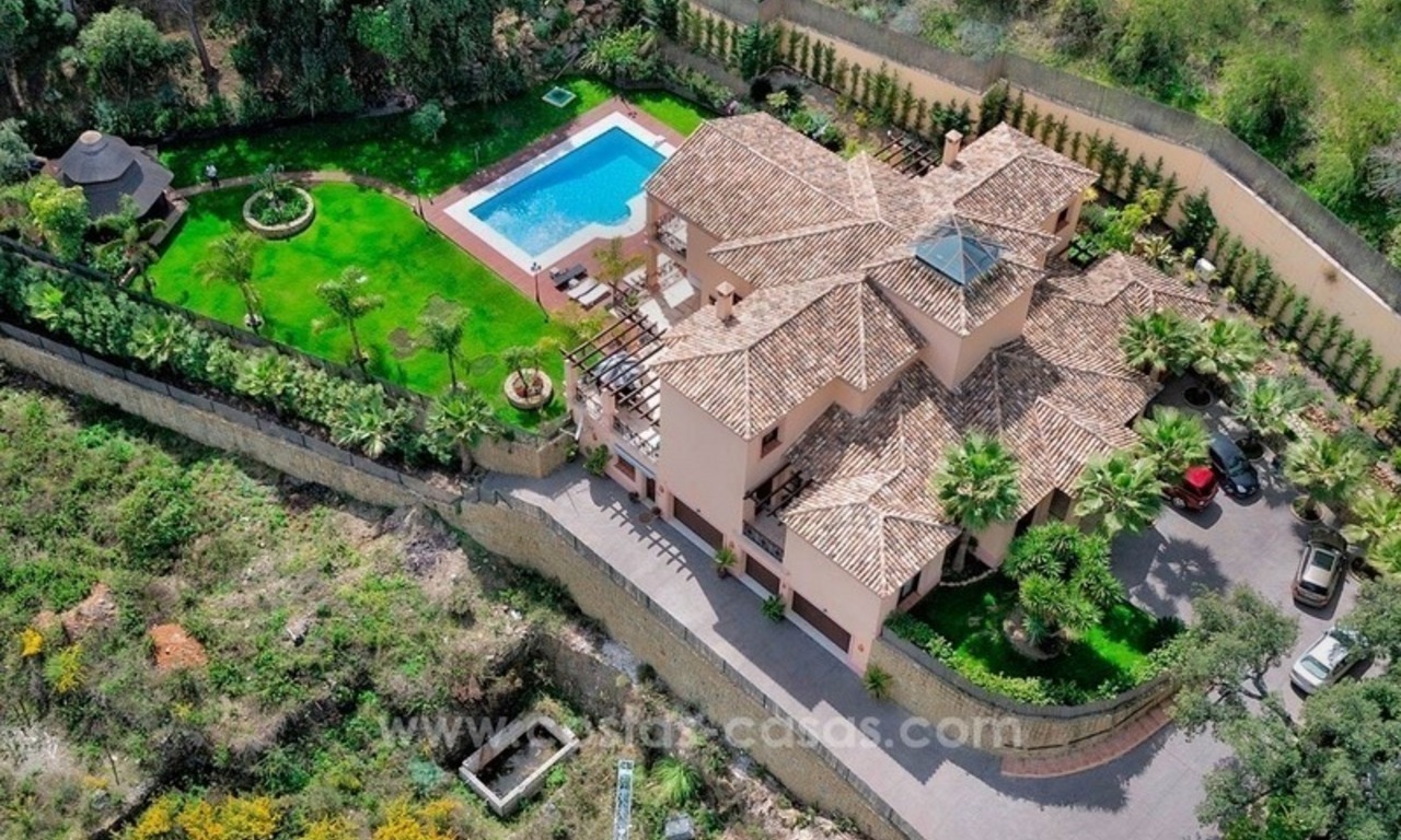 Grand villa for sale with sea view in El Madroñal, Benahavis - Marbella 1