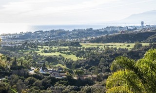 Villa with sea views for sale in East Marbella 1
