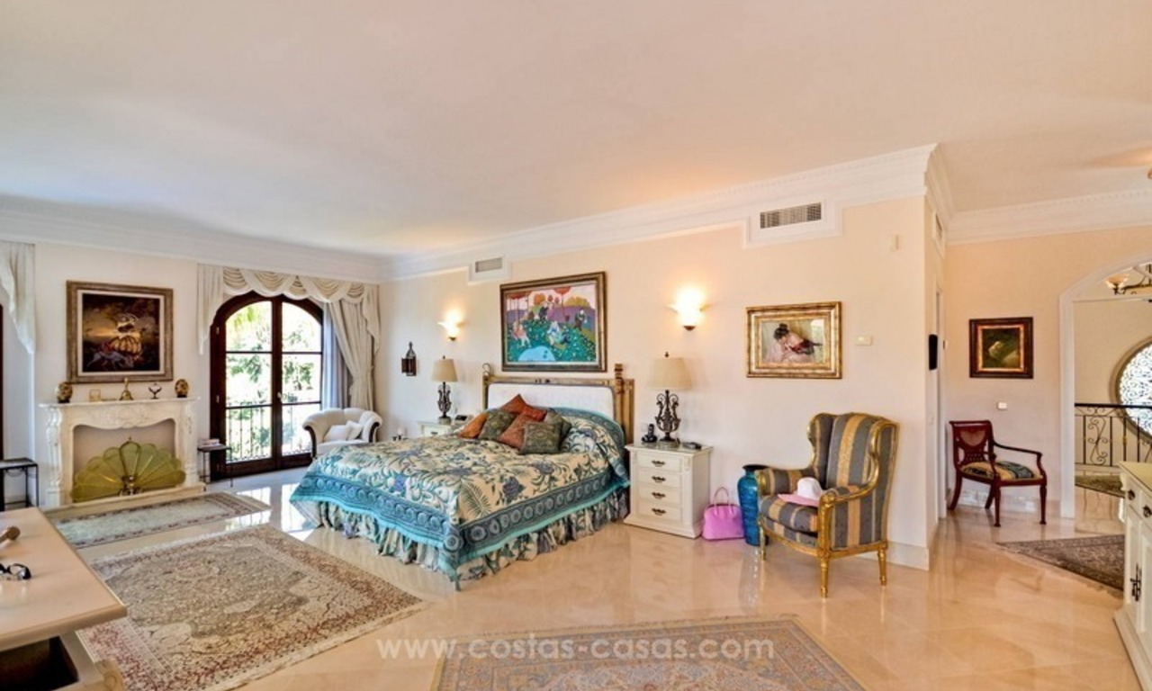 Luxury villa for sale, front line golf, in Marbella East 23