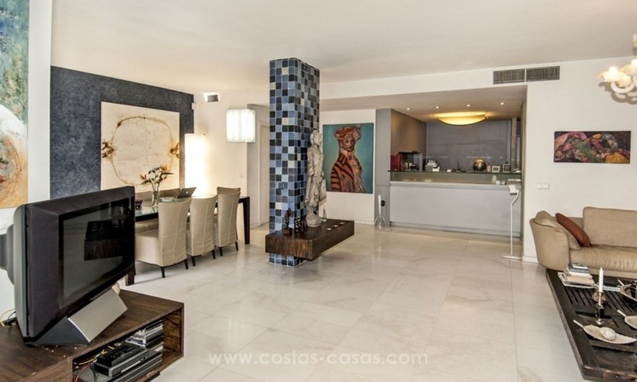 Spacious ground floor apartment for sale on The Golden Mile, Marbella 7