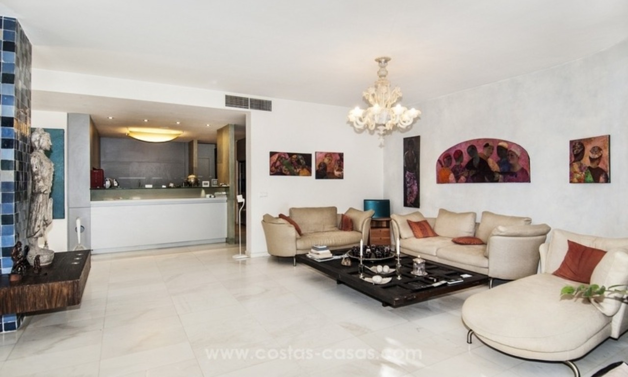 Spacious ground floor apartment for sale on The Golden Mile, Marbella 8