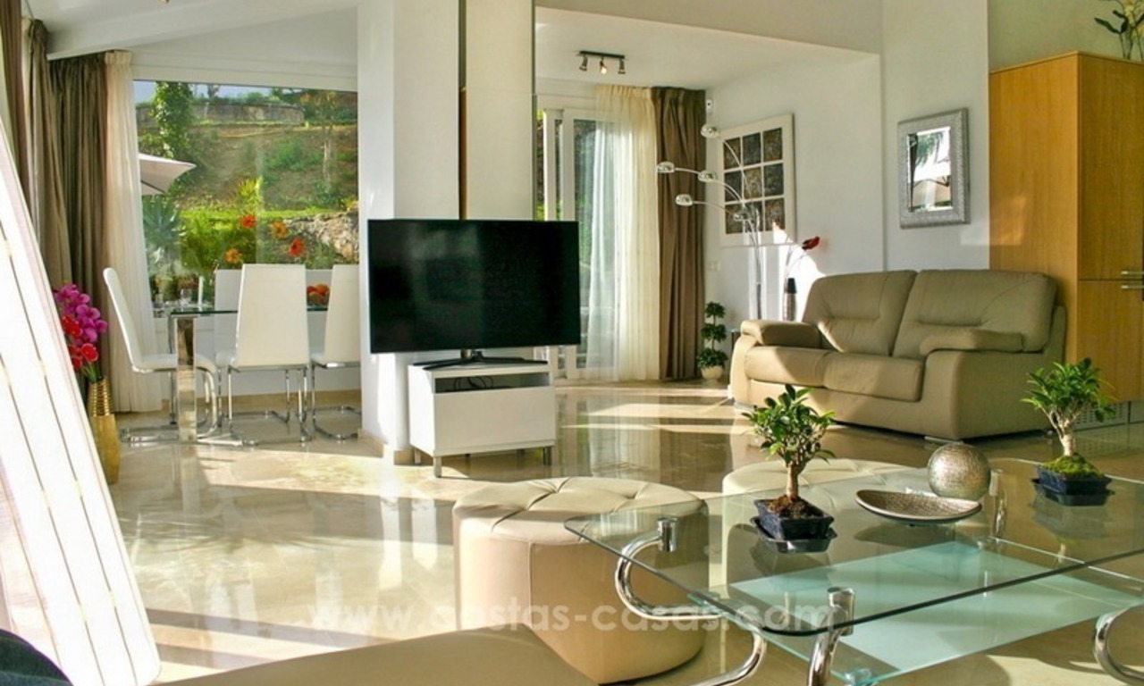 Modern contemporary villa with excellent panoramic sea views in Marbella 4