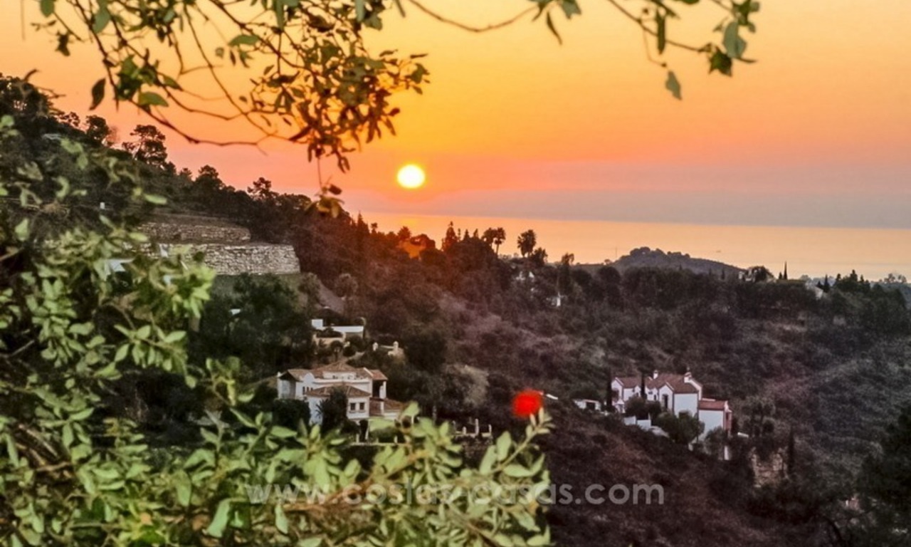 Charming villa for sale with excellent sea views in El Madroñal, Benahavis - Marbella 20