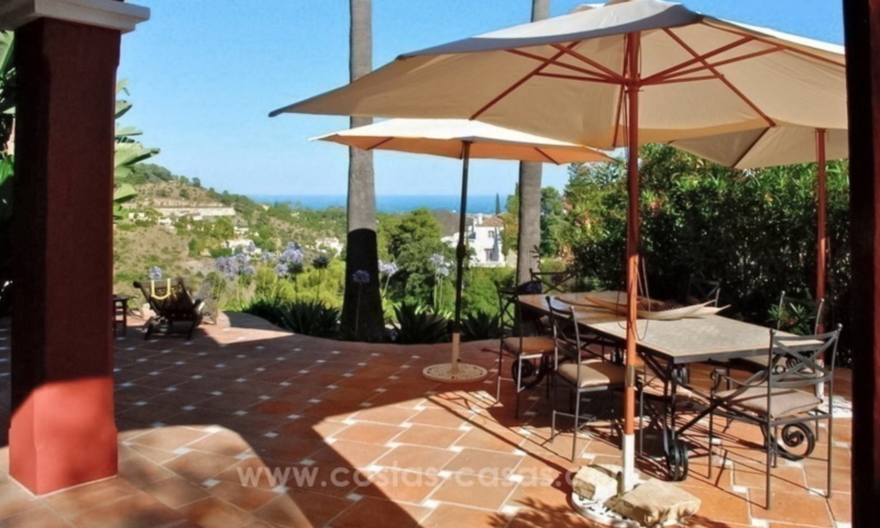 Charming villa for sale with excellent sea views in El Madroñal, Benahavis - Marbella 6