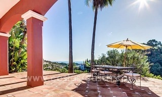 Charming villa for sale with excellent sea views in El Madroñal, Benahavis - Marbella 14