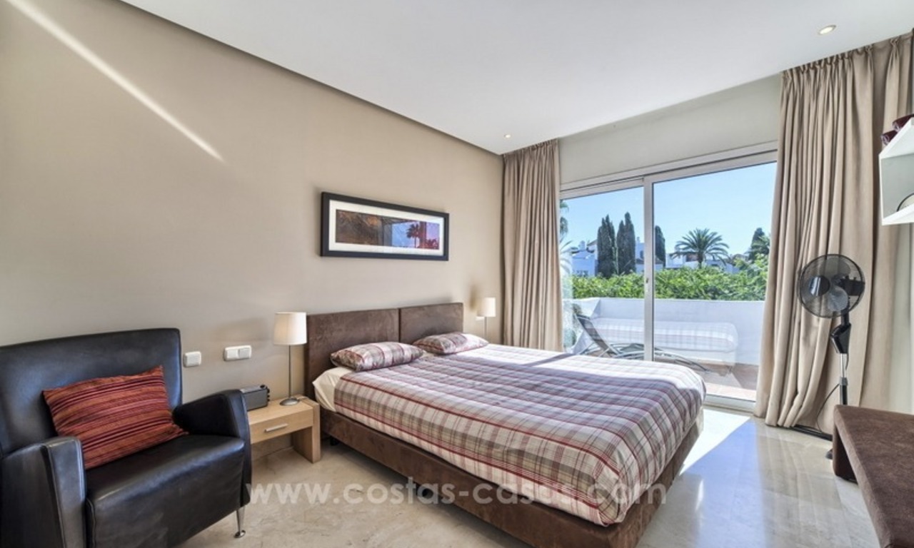 Apartment in a frontline beach complex for sale on the New Golden Mile, Estepona 17
