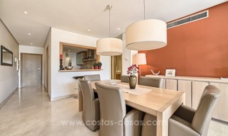 Apartment in a frontline beach complex for sale on the New Golden Mile, Estepona 10