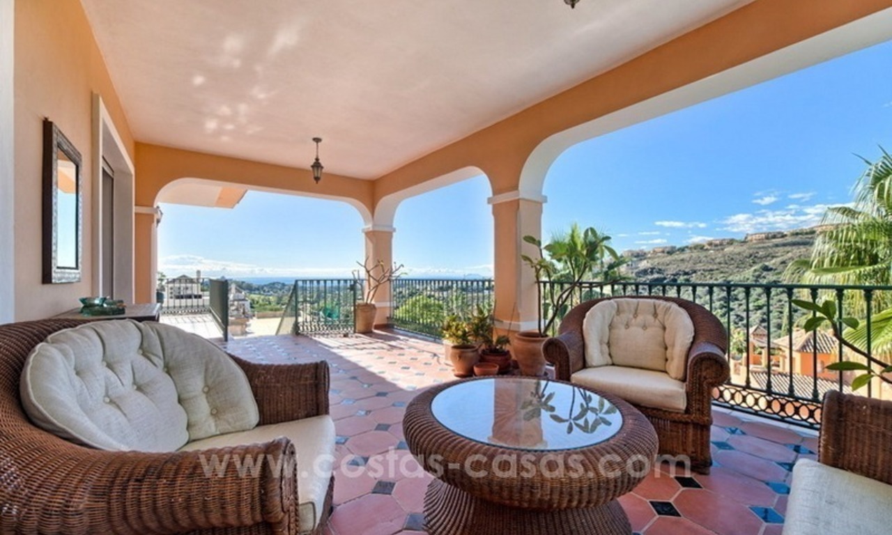 Spacious, quality villa for sale with sea views in Benahavis - Marbella 6