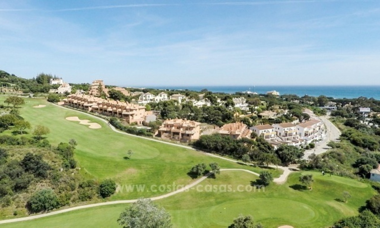 Bargain frontline golf townhouses for sale in Cabopino, Marbella 1