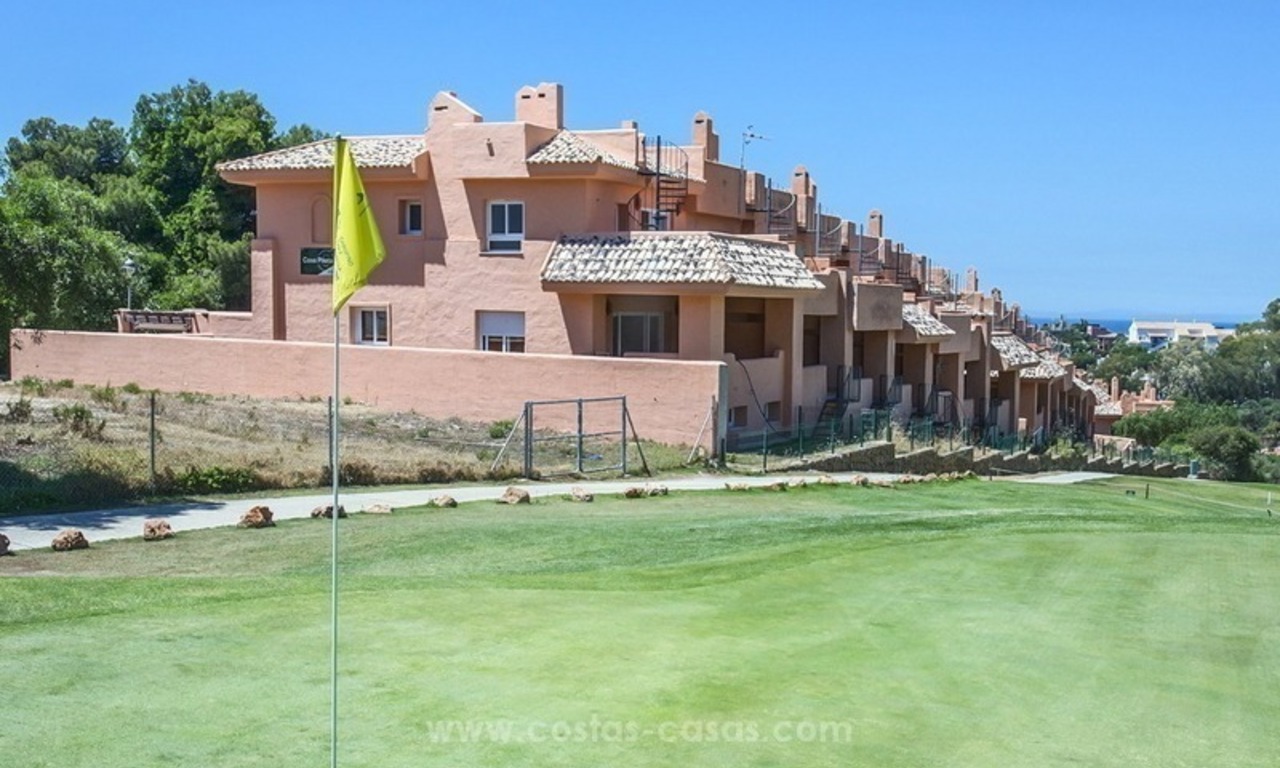 Bargain frontline golf townhouses for sale in Cabopino, Marbella 8