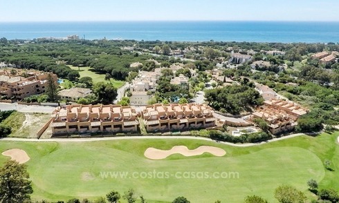 Bargain frontline golf townhouses for sale in Cabopino, Marbella 