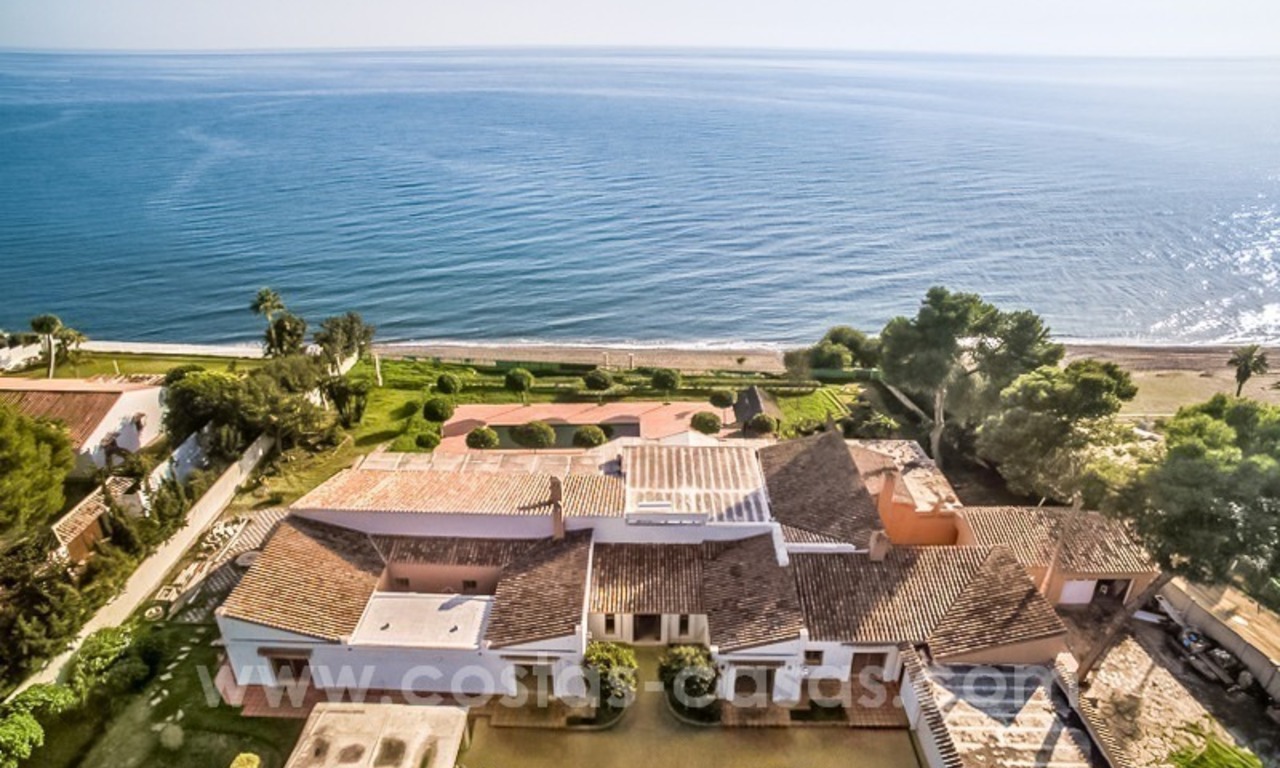 Beachfront plot with Villa Building Project for sale on the New Golden Mile, Marbella - Estepona 1