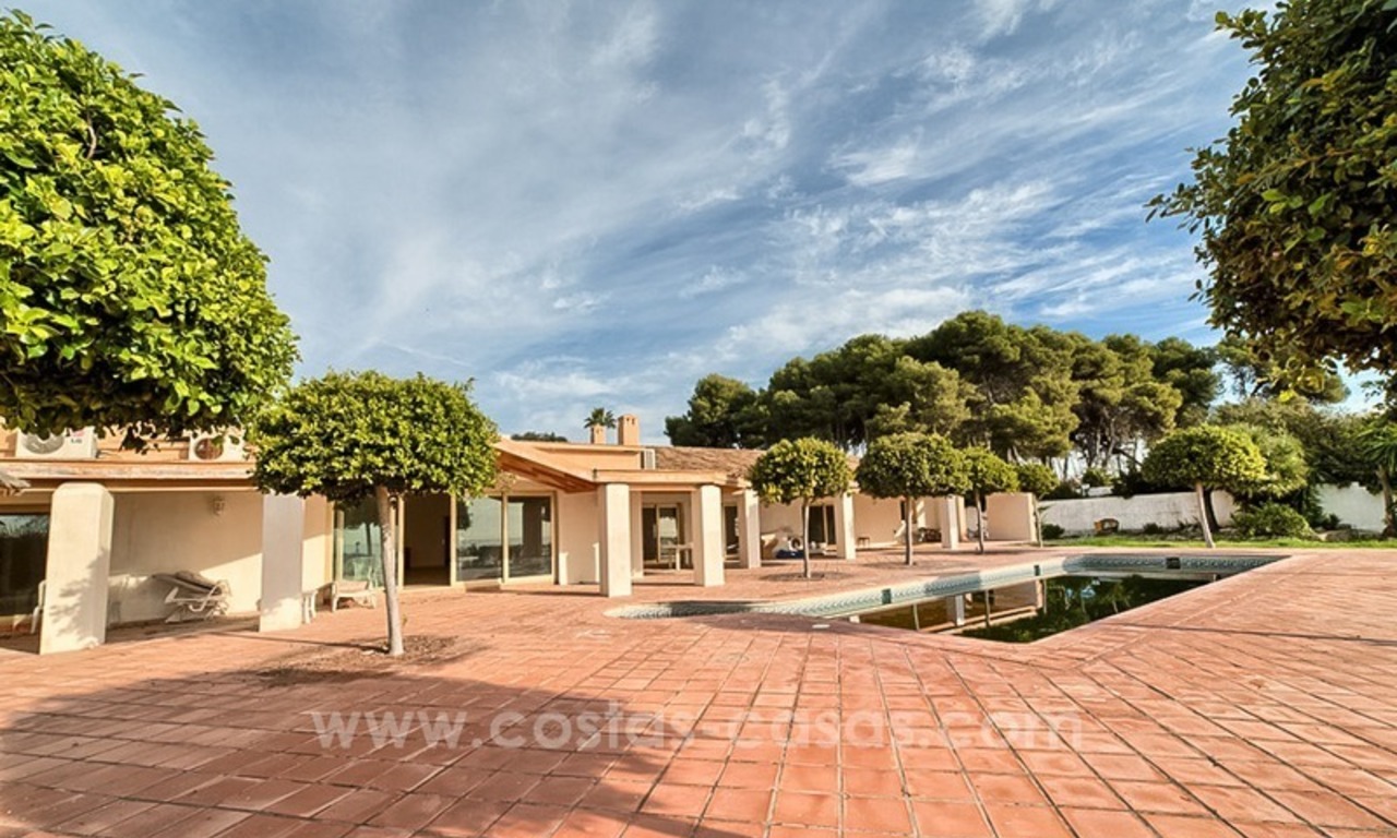 Beachfront plot with Villa Building Project for sale on the New Golden Mile, Marbella - Estepona 9