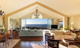 Luxury villa with sea views for sale near Marbella town 0