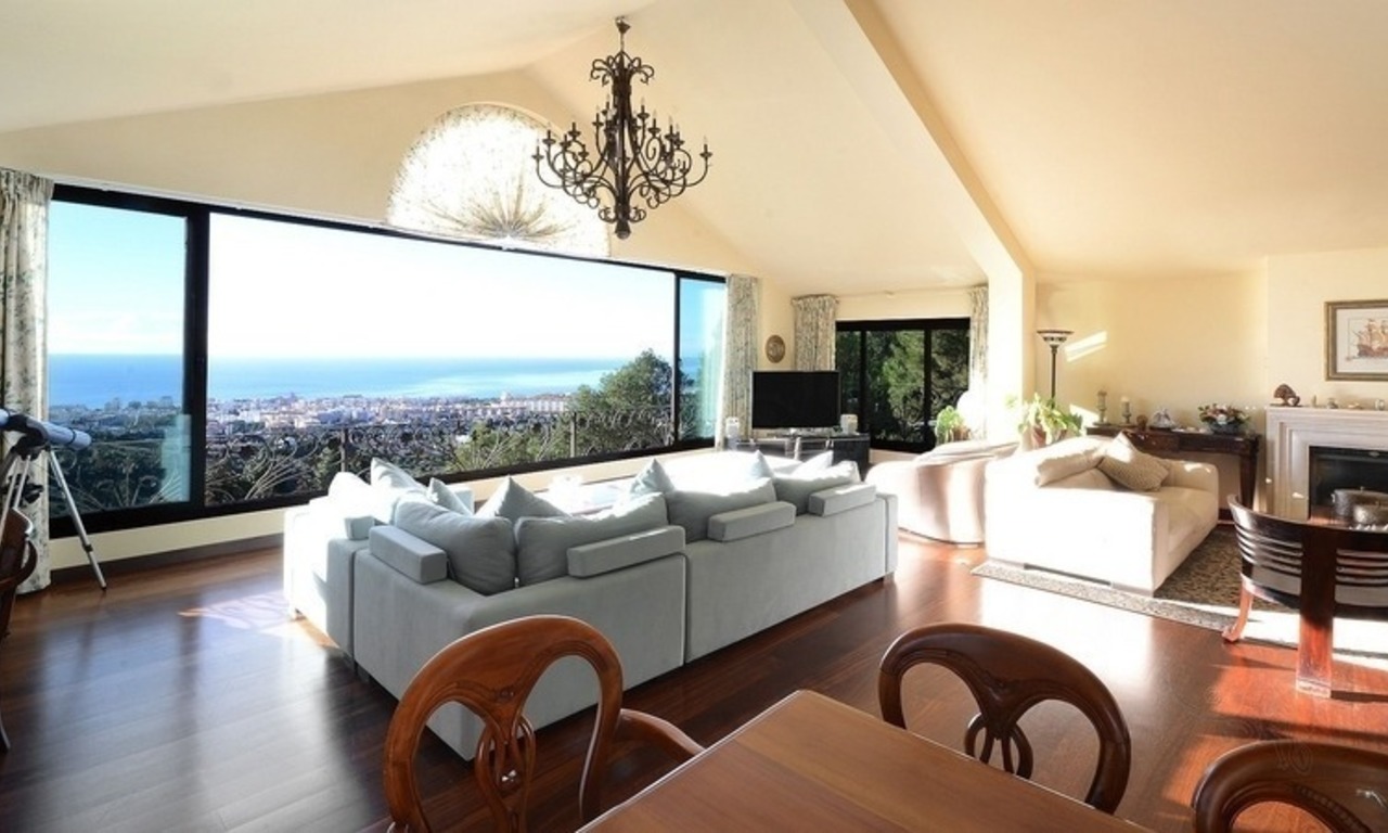 Luxury villa with sea views for sale near Marbella town 1