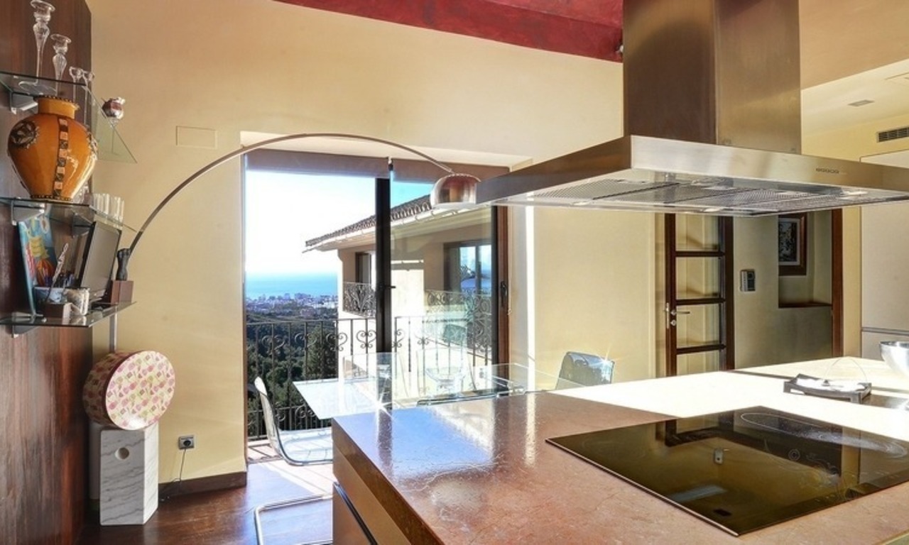Luxury villa with sea views for sale near Marbella town 9