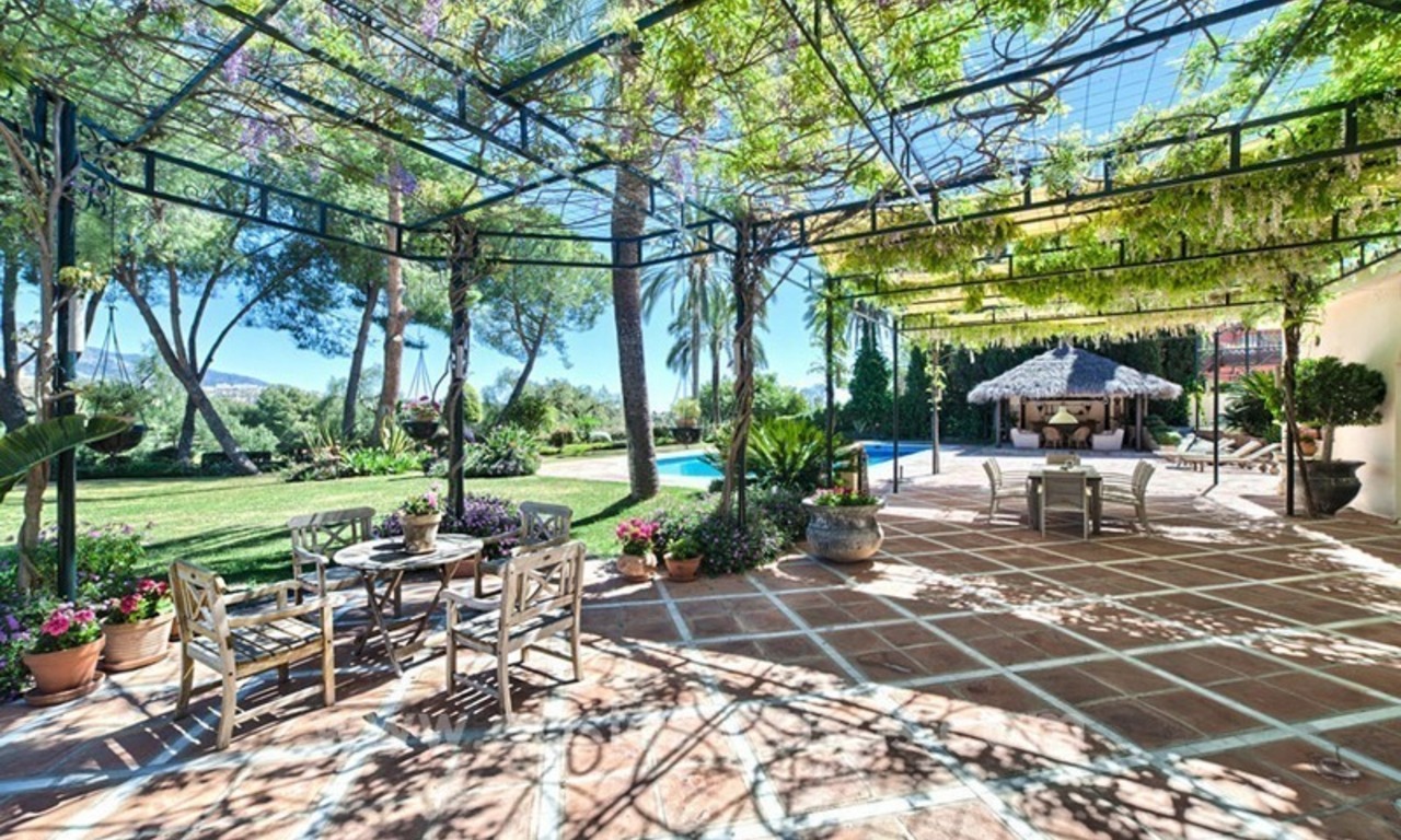 Exclusive frontline golf villa for sale, first line Golf, Nueva Andalucia, Marbella 5