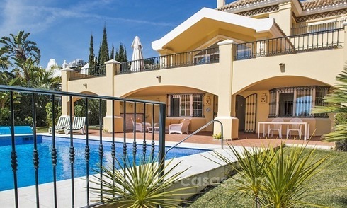 Large frontline golf villa for sale in Nueva Andalucía, Marbella 