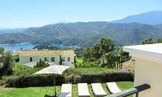 Luxury villa with amazing views for sale above the Golden Mile, Marbella 9