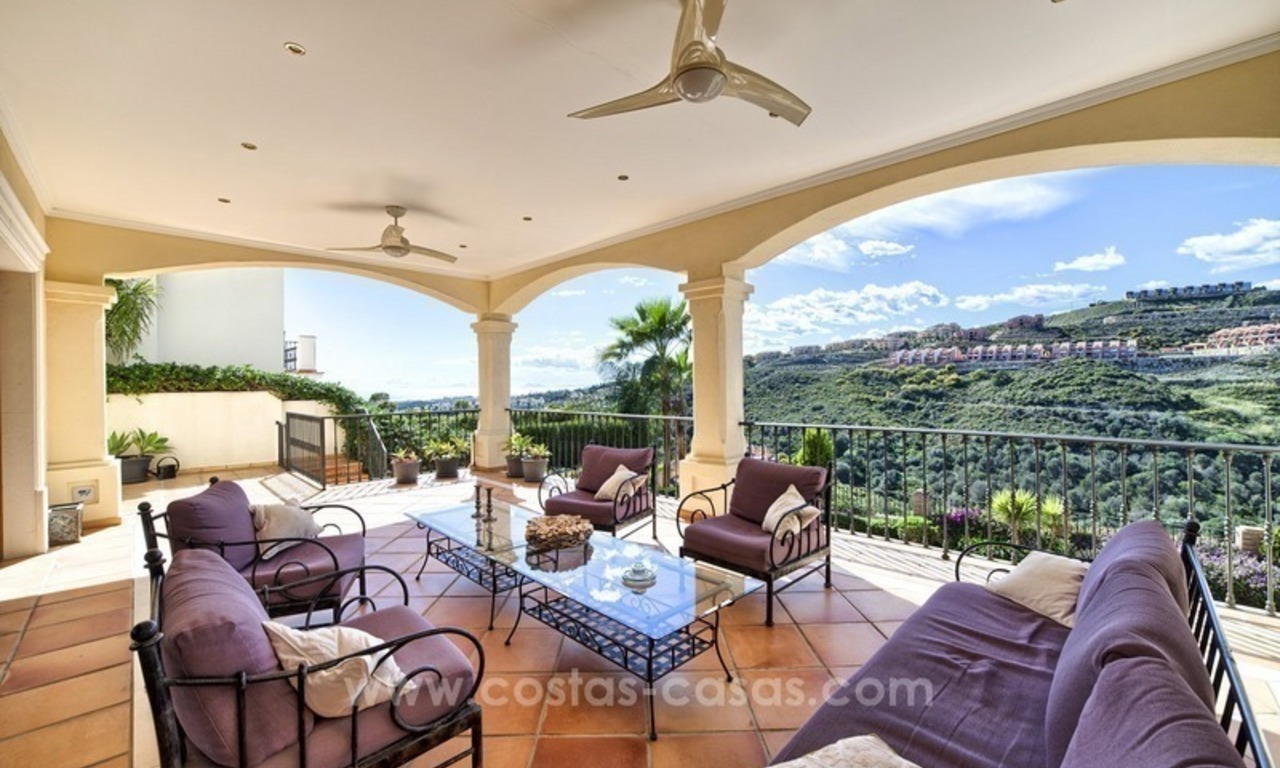 Luxury villa for sale with sea views in Benahavis, Marbella 7