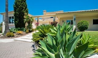 Contemporary refurbished frontline golf villa for sale in Nueva Andalucía, Marbella 5