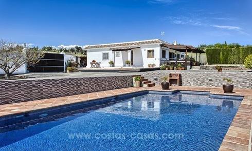 Lovely fully renovated villa - finca for sale in Estepona, Costa del Sol 