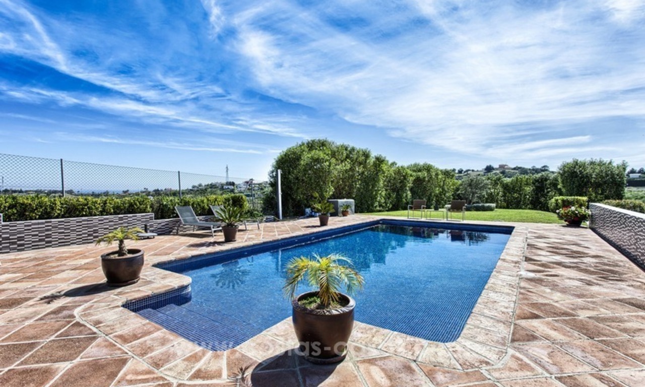 Lovely fully renovated villa - finca for sale in Estepona, Costa del Sol 1