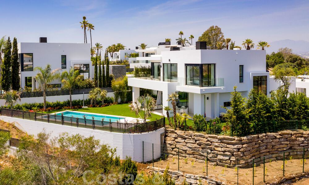 SOLD. Opportunity! Last villa! Brand New modern Villa for sale on the Golden Mile, Marbella. In a gated and secure complex. Special discount! 30189