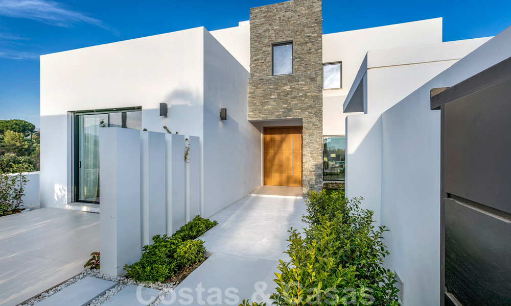 SOLD. Opportunity! Last villa! Brand New modern Villa for sale on the Golden Mile, Marbella. In a gated and secure complex. Special discount! 30190