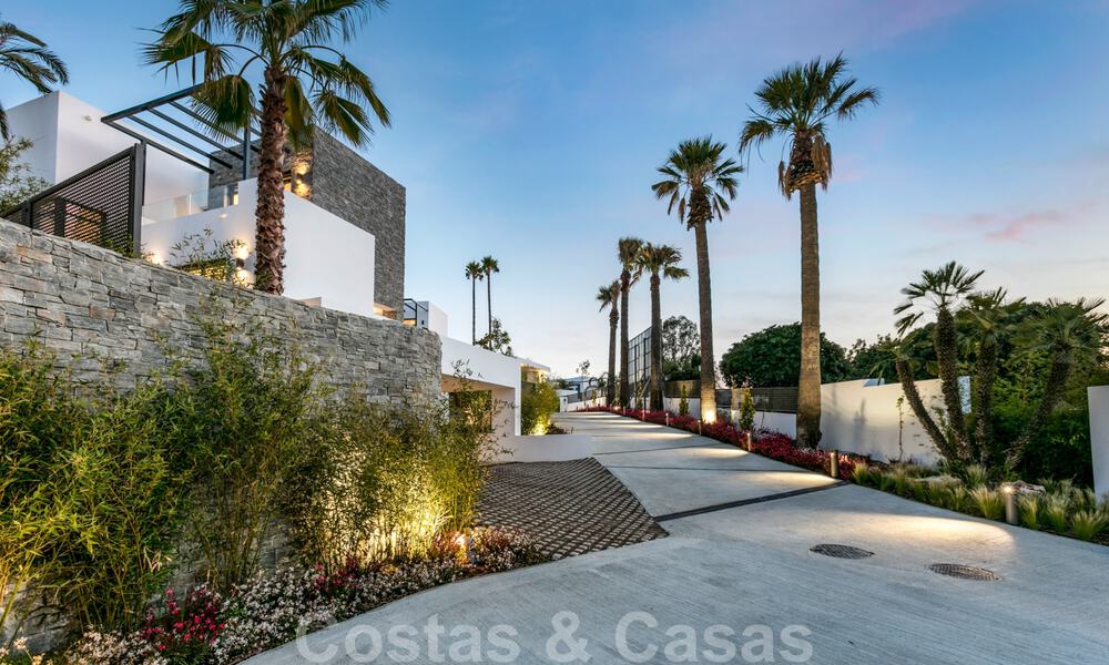 SOLD. Opportunity! Last villa! Brand New modern Villa for sale on the Golden Mile, Marbella. In a gated and secure complex. Special discount! 30225