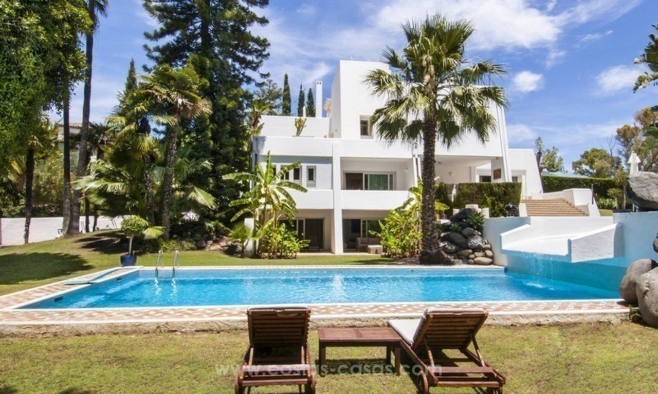 Front Line Golf Designer Villa for sale in Nueva Andalucía - Marbella 2