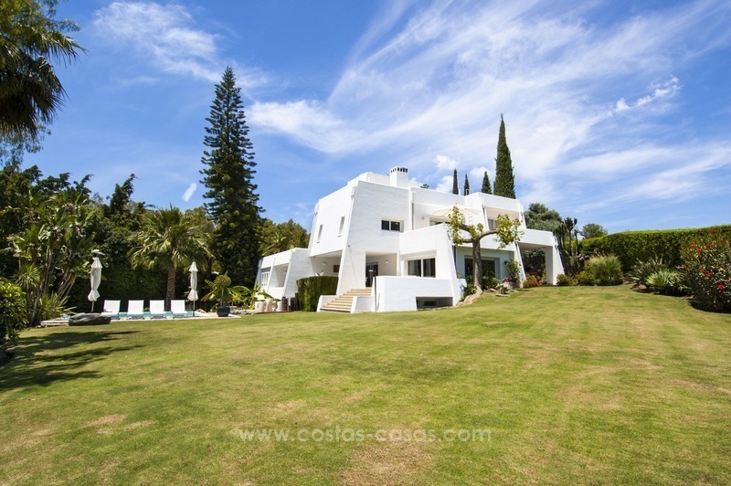 Front Line Golf Designer Villa for sale in Nueva Andalucía - Marbella