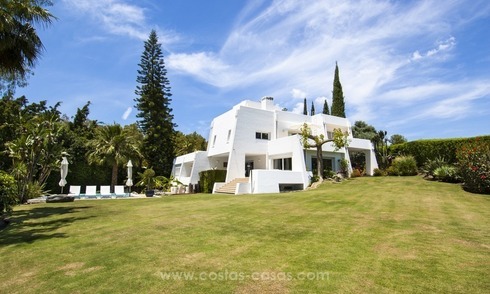 Front Line Golf Designer Villa for sale in Nueva Andalucía - Marbella 