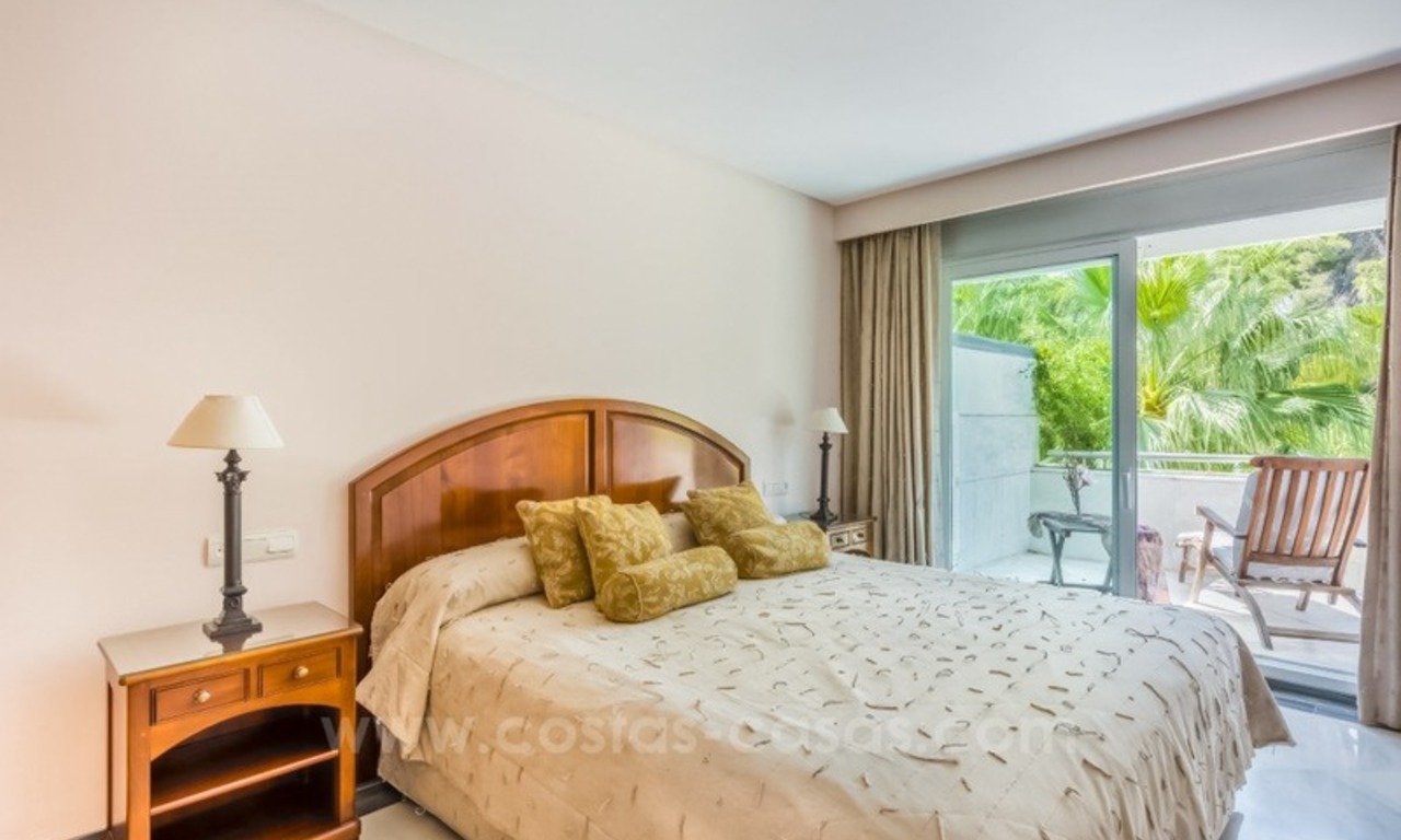 Opportunity: For Sale in Gran Marbella: Fantastic apartment frontline beach 14