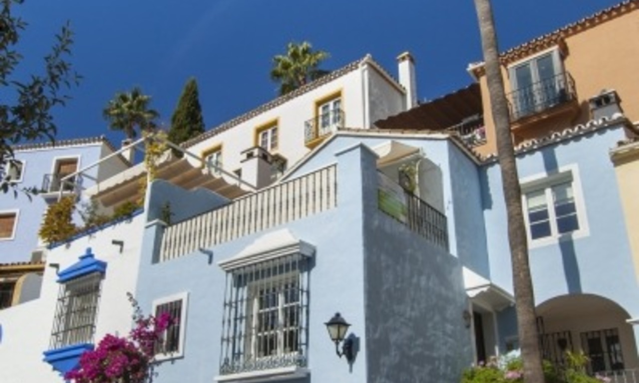 Refurbished Townhouse for sale in The Beautiful La Heredia, Benahavis - Marbella 1