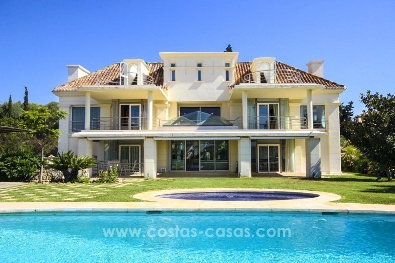 Beachside villa for sale - East Marbella - Costa del Sol