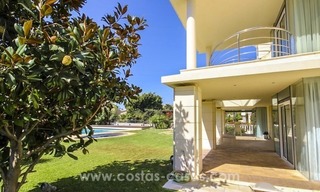 Beachside villa for sale - East Marbella - Costa del Sol 4